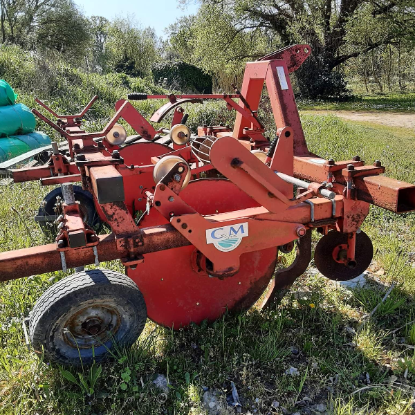 Transport de 1 materiel agricole pas